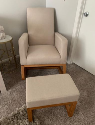 Customer photo review of Mid Century Rocking Chair with Ottoman, Linen Fabric Retro Upholstered Rocking Chair Indoor Nursery Chair, Beige