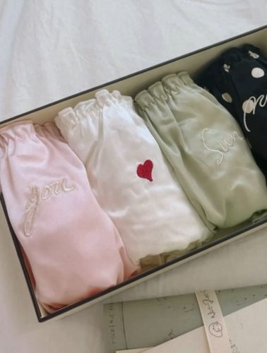 Customer photo review of Poetic Silk Panties - 4 Pcs