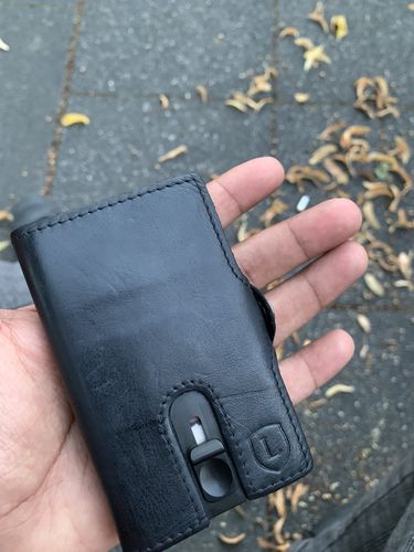 Customer photo review of Everest Smart Wallet
