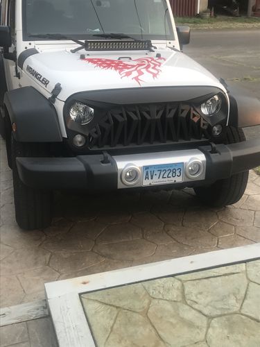 Customer photo review of Shark Grille - Matte Black for 07-18 Wrangler JK