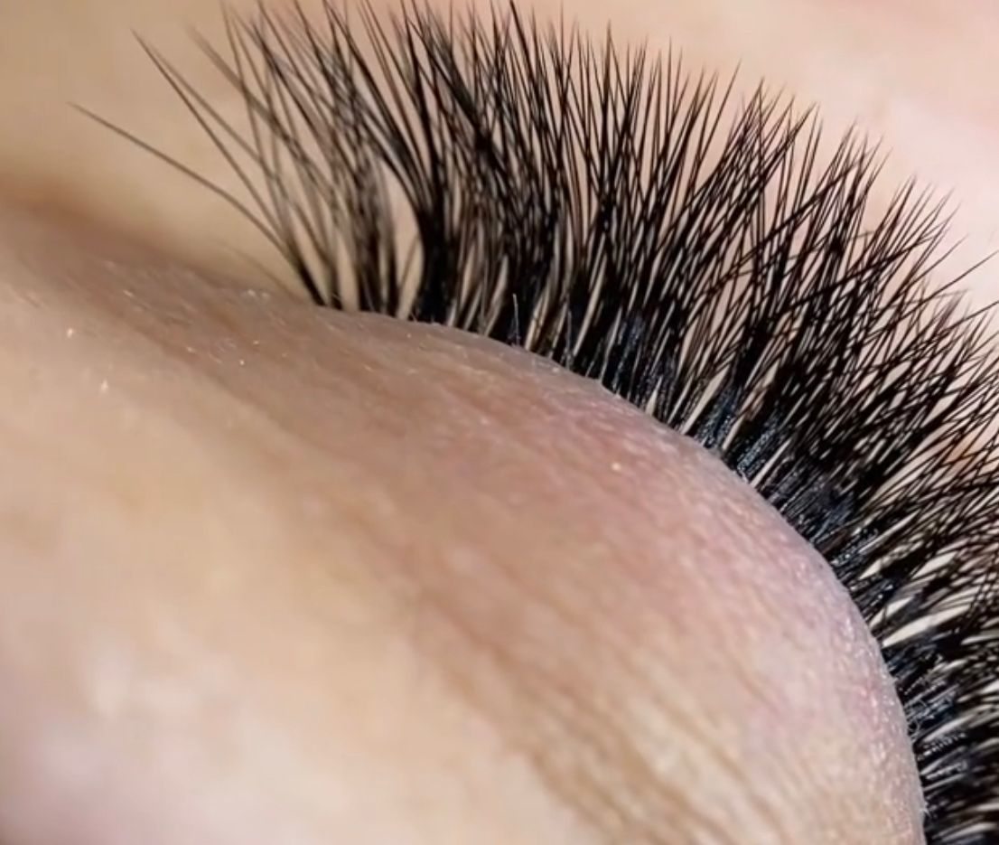 Customer photo review of 0.07 CASHMERE NOIR COLLECTION VOLUME LASHES SINGLE LENGTH 8-18MM
