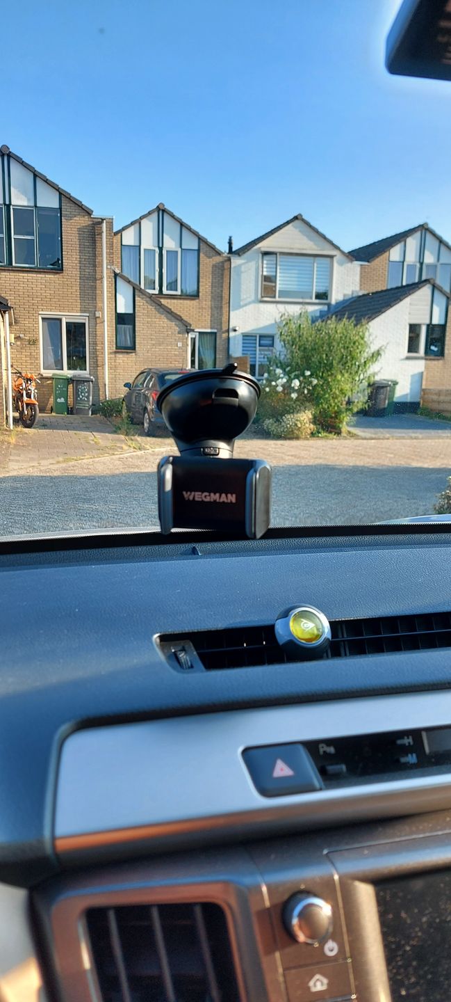 Customer photo review of Wegman Telefoonhouder Met Zuignap - Dashboard en autoruit