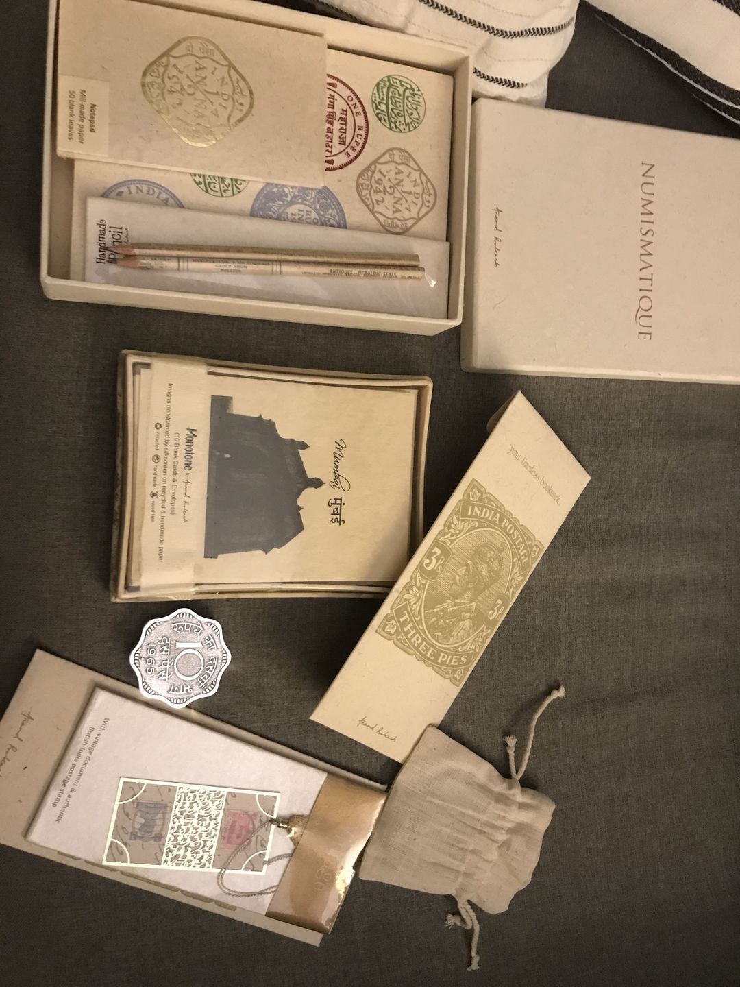 Customer photo review of Numismatique Box Off-white - Ten Paise
