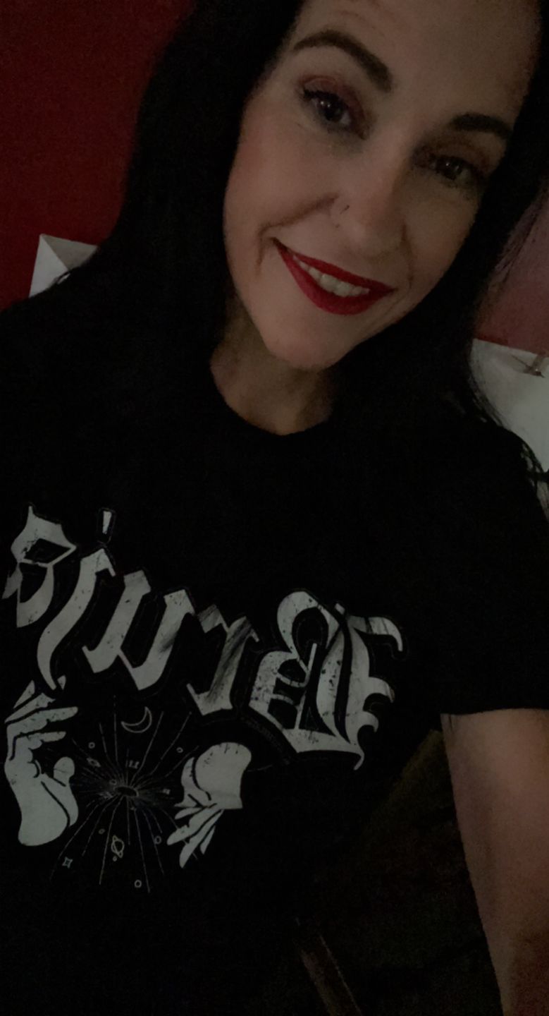 Customer photo review of Bruja Vintage Chingona T-Shirt