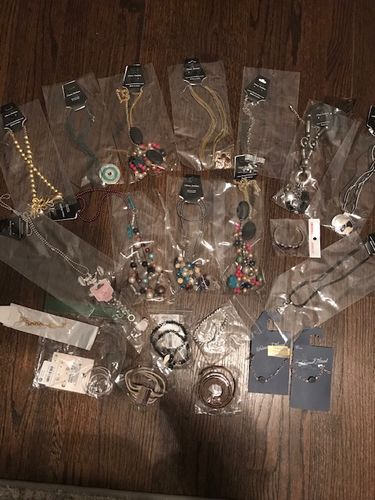 Customer photo review of Women's Jewelry and Accessories Box Limited Edition