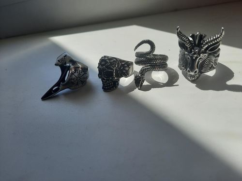 Customer photo review of MUERTO SKULL RING