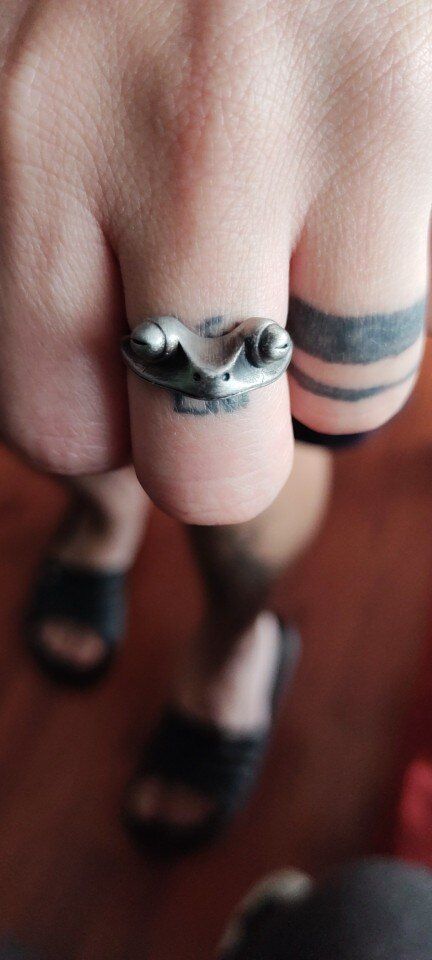 Customer photo review of Silver Frog Ring