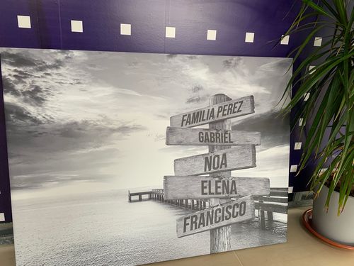 Customer photo review of VeArt™ - Lienzo Muelle de Madera con Nombres Personalizados