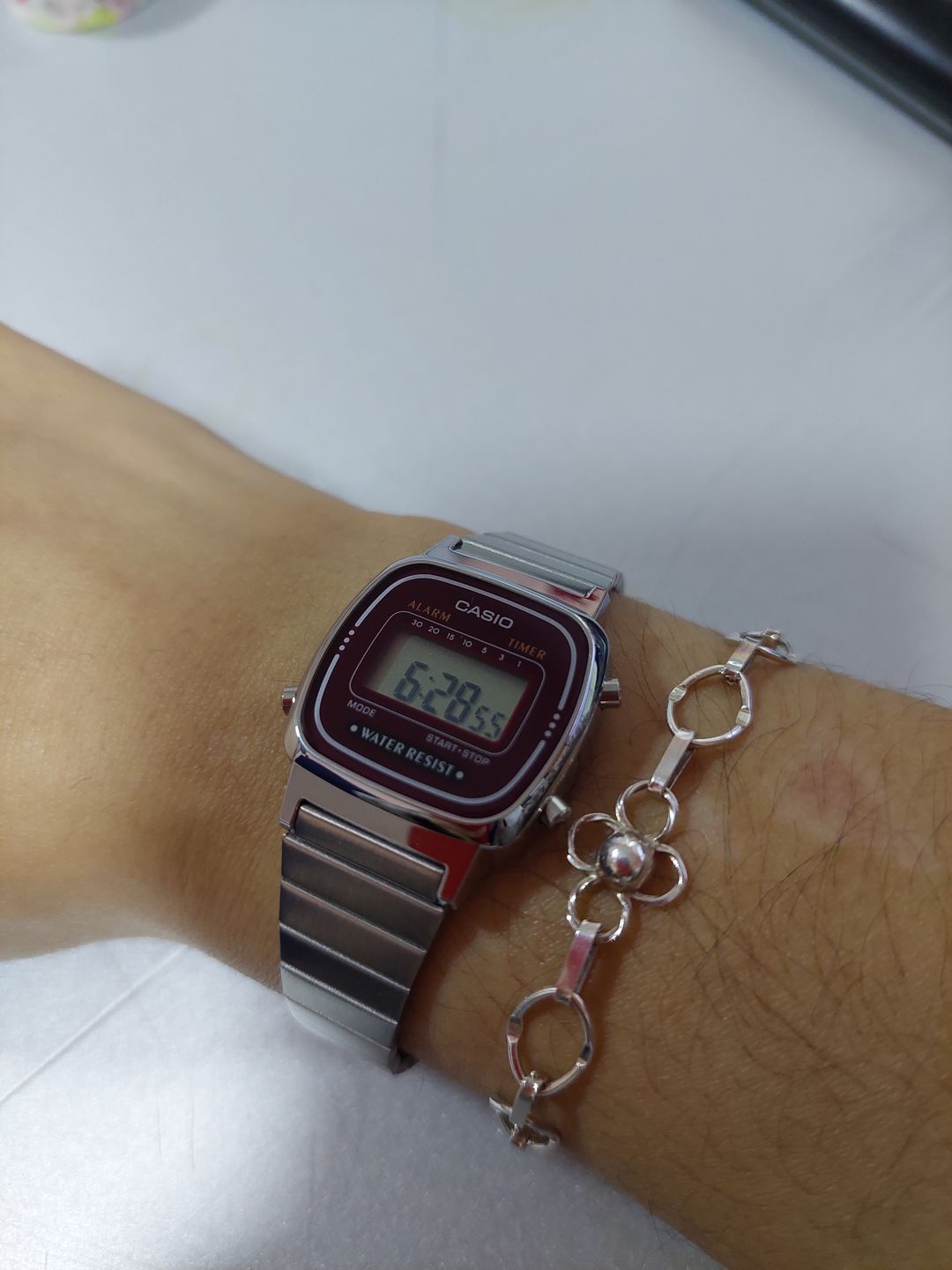 Customer photo review of Reloj Casio Vintage LA670WA-4DF Plateado Granate