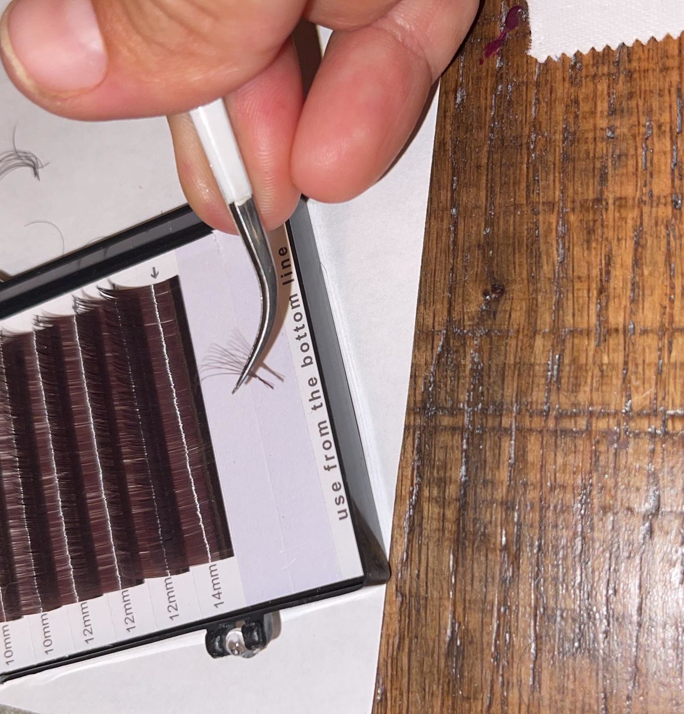 Customer photo review of DOLPHIN-SHAPED CURVED TWEEZER