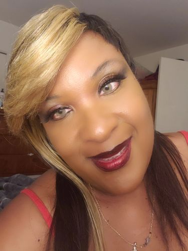 Customer photo review of Neala Violet Contact Lenses(12 months wear)