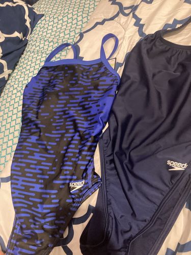 Customer photo review of WiBargain Women's Clothing Wholesale Box