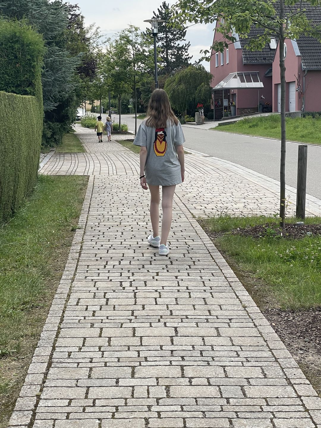 Customer photo review of Matryoshka Damen Oversized T-Shirt grau by SAEBIS®
