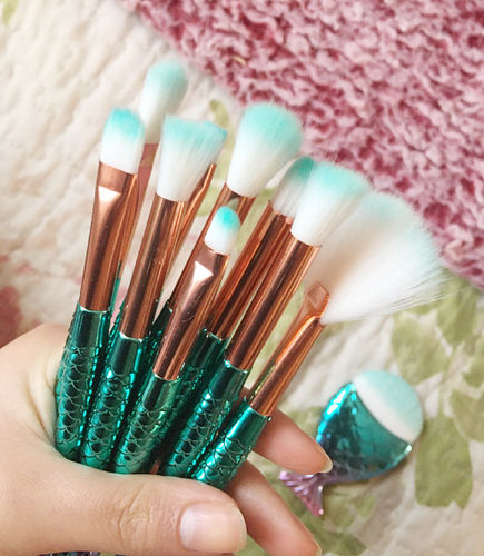 Customer photo review of Mermaid Tale Makeup Brush Set