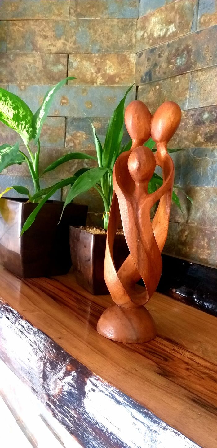 Customer photo review of Escultura Abstrata Família | Bali