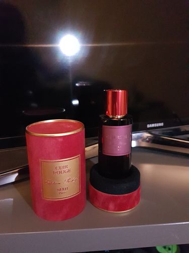 Customer photo review of Cuir Rouge