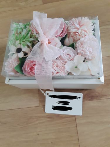 Customer photo review of [Spello] Artificial Flower Box Small (20*15*10cm)