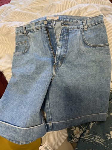 Customer photo review of Vintage Guess George's Marciano Denim Shorts Size 33