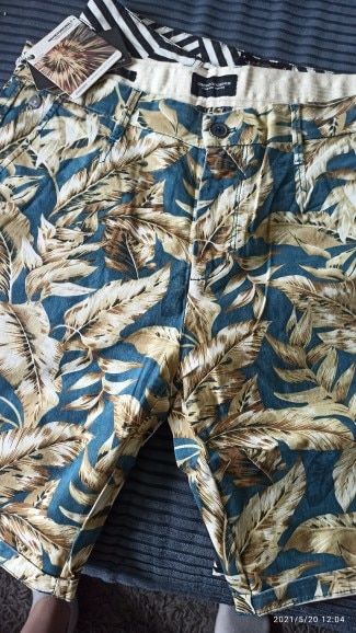 Customer photo review of Classic Hawaii Floral Shorts