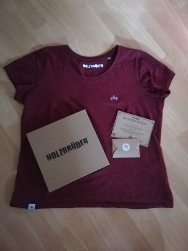 Customer photo review of Damen Shirt Stick - Heather Burgundy (🌲)