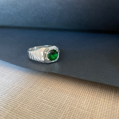 Customer photo review of Men's Emerald Ring with Genuine Diamonds in 925 Sterling Silver