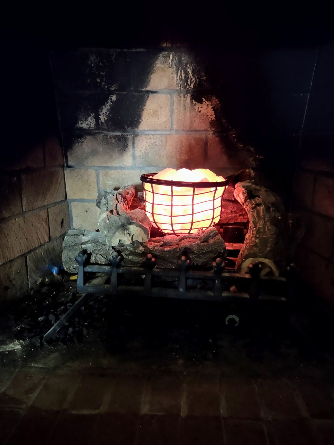 Customer photo review of Basket Salt Lamp With Salt Chunks