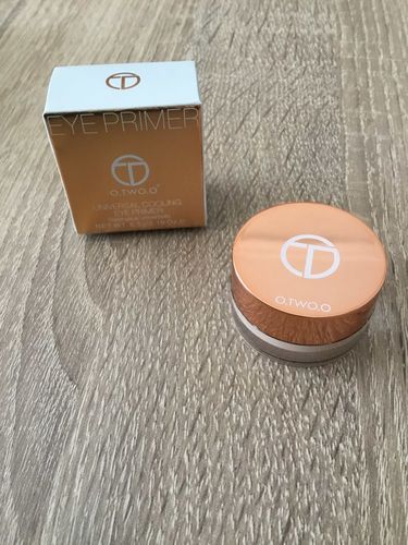 Customer photo review of O.TWO.O GOLD FULL COVERAGE CONCEALER