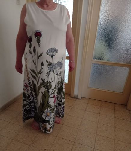 Customer photo review of Women Summer Crew Neck Floral Holiday Sleeveless Printed Dresses