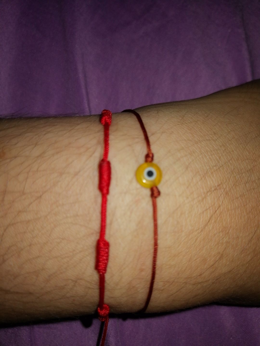 Customer photo review of Hilos de protección rojos 7 nudos