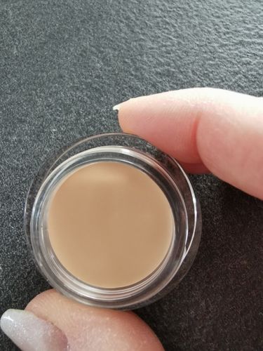 Customer photo review of O.TWO.O GOLD FULL COVERAGE CONCEALER