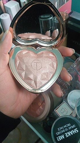 Customer photo review of O.TWO.O LOVE HIGHLIGHT POWDER