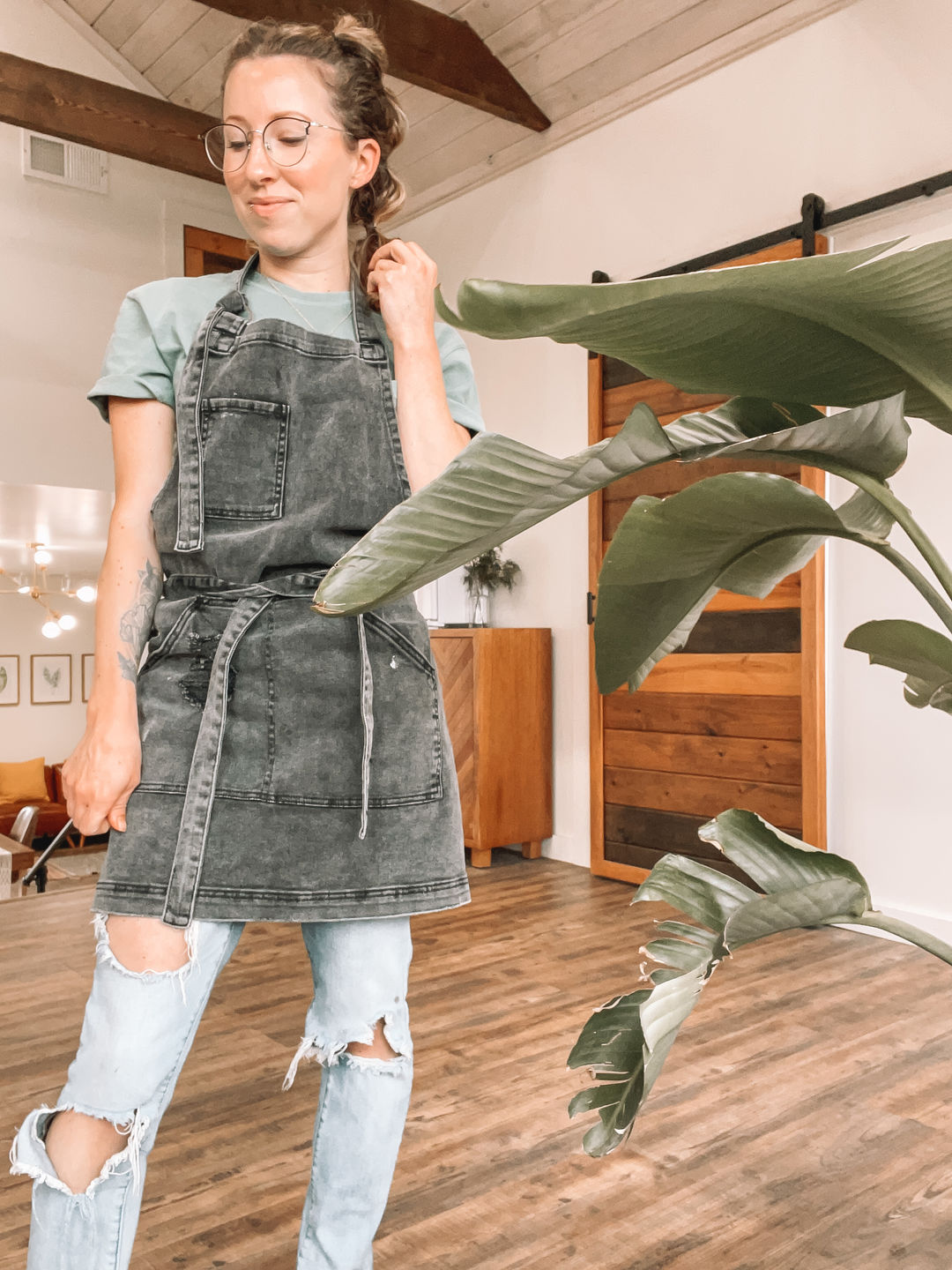 Customer photo review of Black Acid Washed Denim Apron