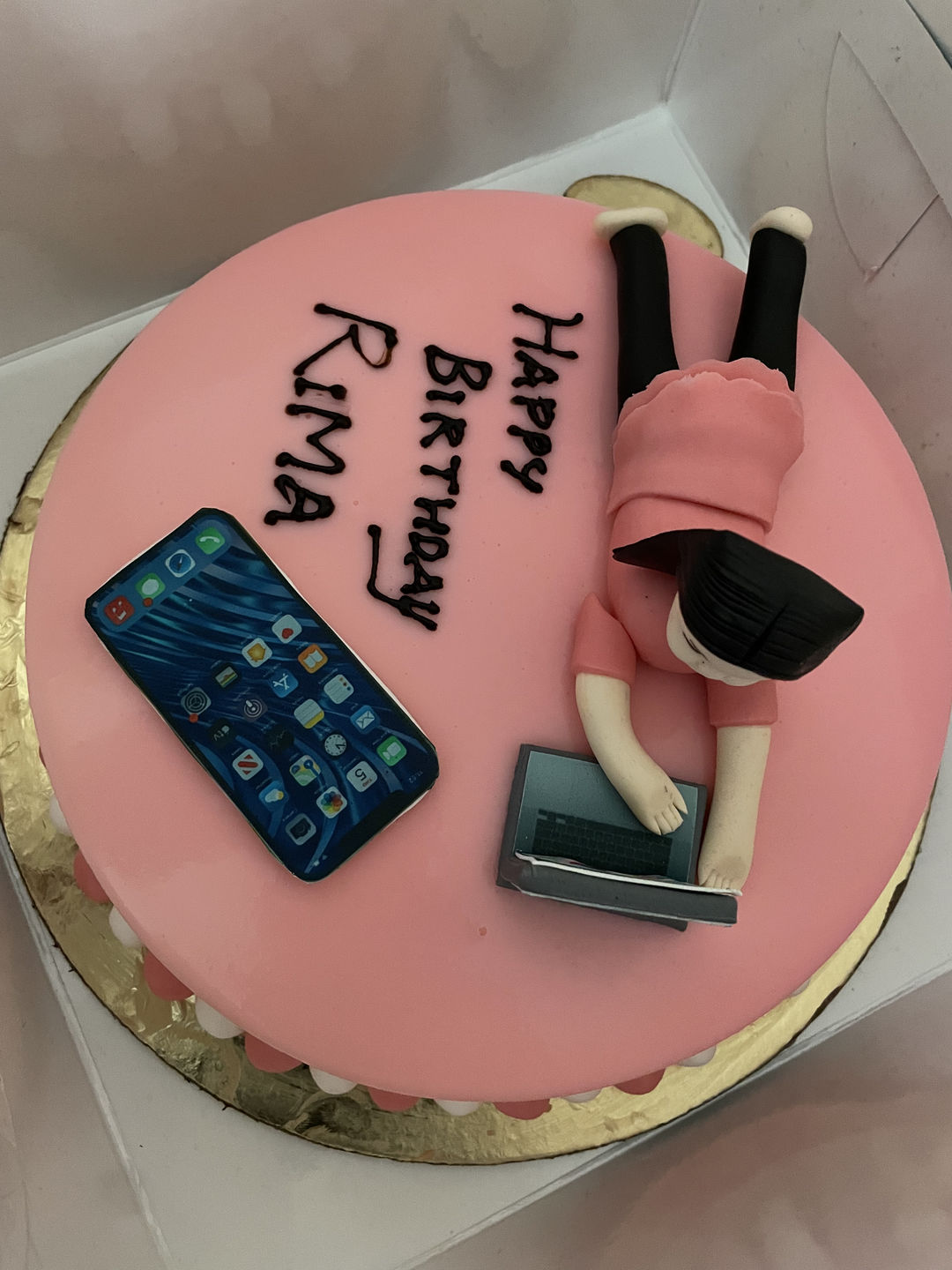 Customer photo review of Workaholic Girl Theme Cake