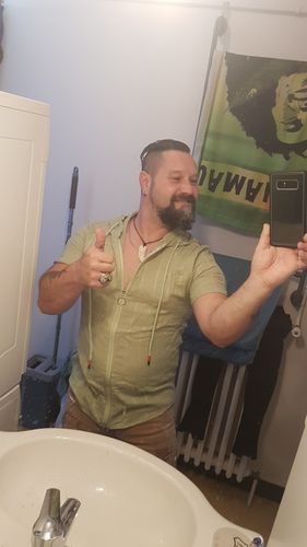 Customer photo review of 2021 Men's fashion zipper short sleeve