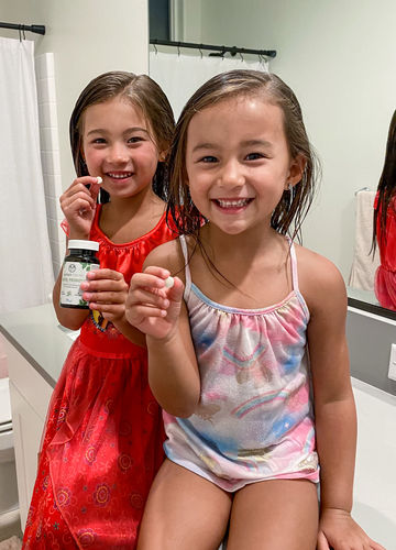 Customer photo review of SUPER TEETH Dental Probiotic 60 Count