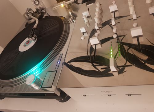 Customer photo review of Thud Rumble x STOKYO - 3" Super Seal Japan Pack (WHITE VINYL)