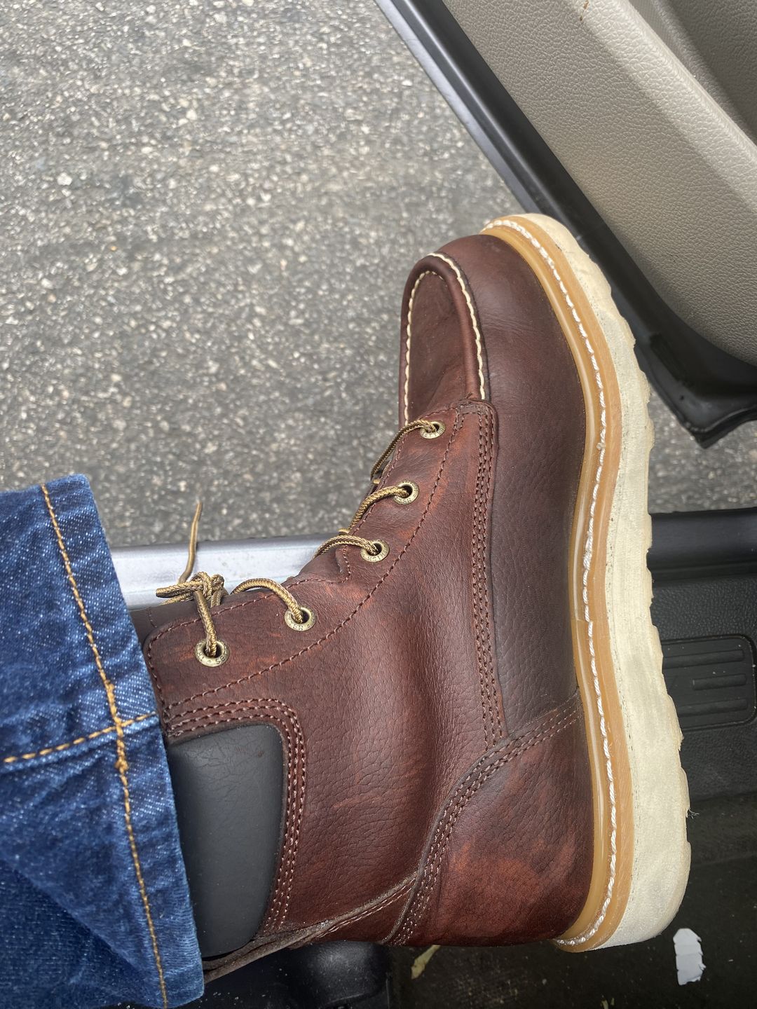 Customer photo review of Irish Setter by Red Wing Men's Ashby Soft Toe 6-inch Lace-Up Boots 83605