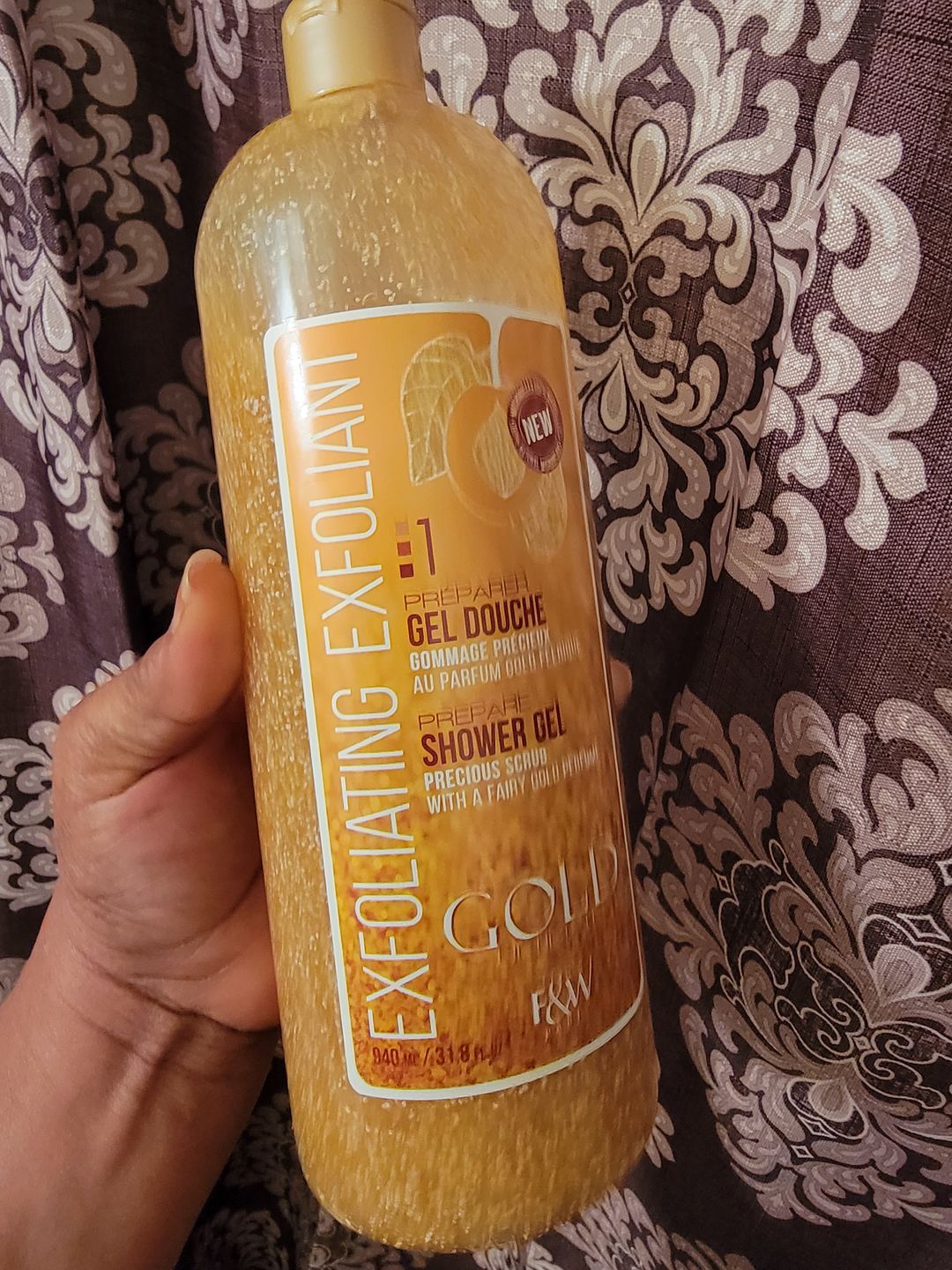 Customer photo review of Fair and White 1: Gold Exfoliating Shower Gel Scrub 940ml / 31.8fl.oz