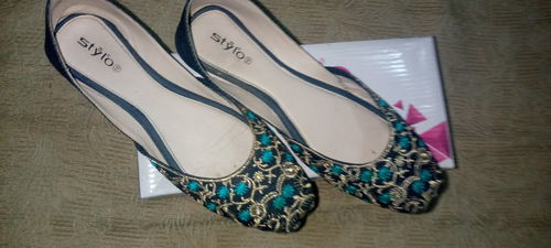 Customer photo review of Golden Color Ethnic Khusa EC7261