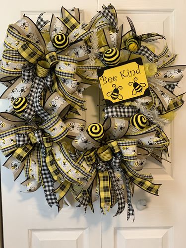 Customer photo review of 2.5"X10Yd 2 In 1 Bumblebees On Check White/Yellow/Black RG0817527