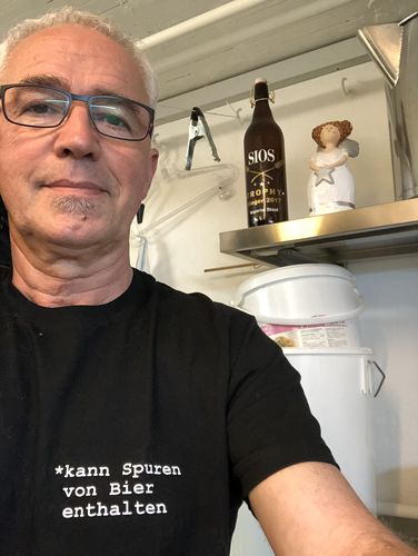 Customer photo review of SPUREN VON BIER   - Herren Shirt