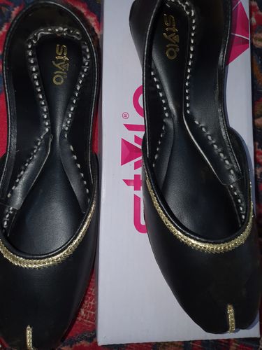 Customer photo review of Black Color Ethnic Khusa L31436