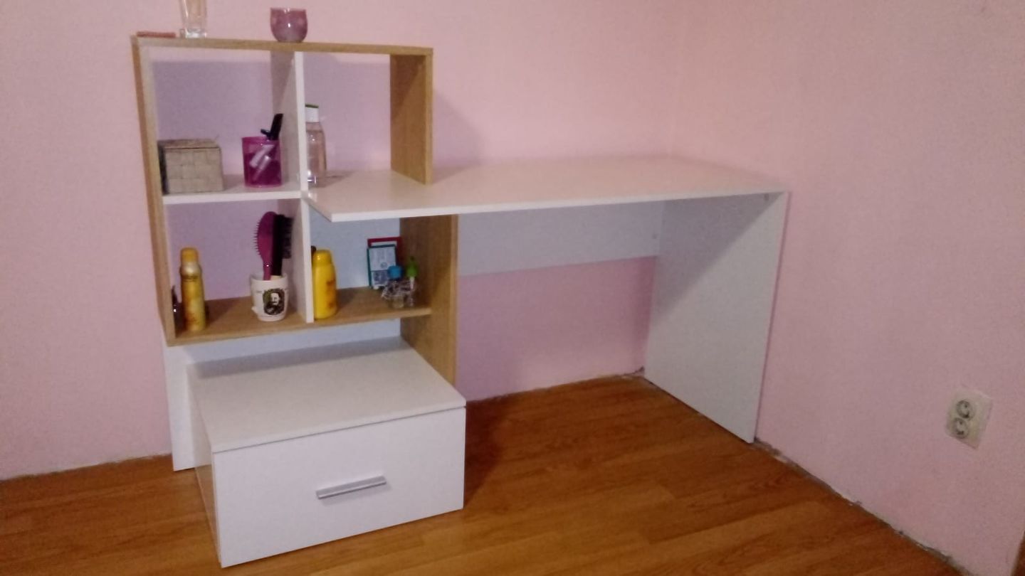 Customer photo review of Birou Grosso, alb/stejar wotan, PAL melaminat, 149X50X105 CM