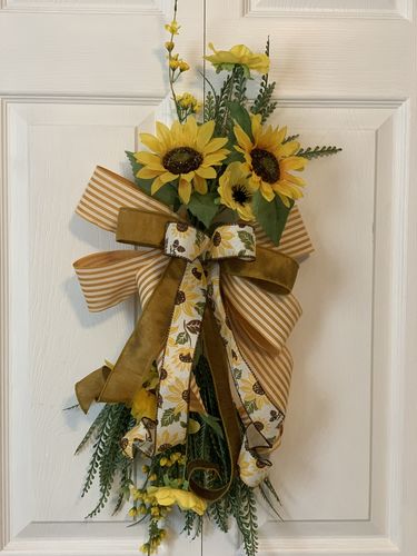 Customer photo review of 1.5"X10Yd Faux Dupioni Ribbon Antique Gold RA100136