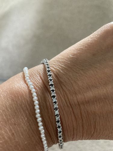 Customer photo review of Catherine mini pearl bracelet