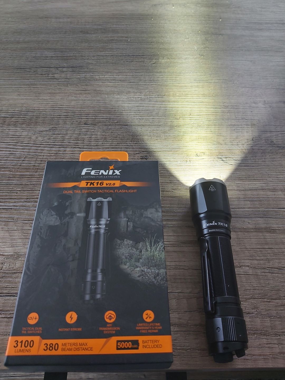 Customer photo review of Fenix TK16 V2.0 - 3100 Lumens - double commutateur arrière - pack complet
