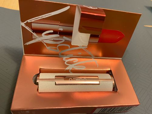 Customer photo review of O.TWO.O SPUN GOLD BROCADE VELVET LIPSTICK