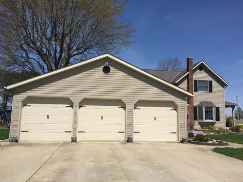 Customer photo review of Decorative Garage Door Hinge and Handle Magnet Accents (6-PC Set)