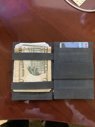 Customer photo review of Essenziale Magic Wallet Vintage