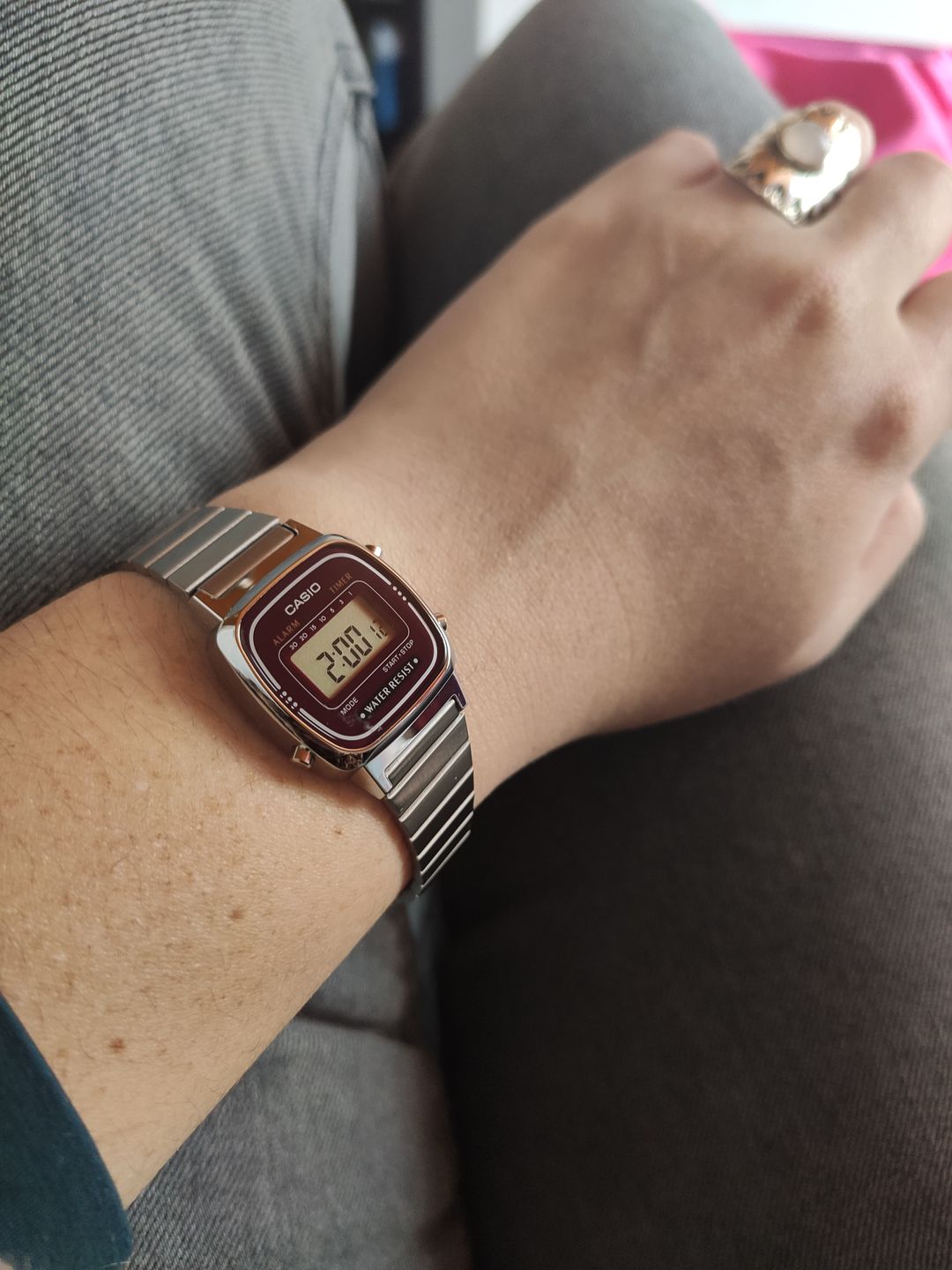 Customer photo review of Reloj Casio Vintage LA670WA-4DF Plateado Granate